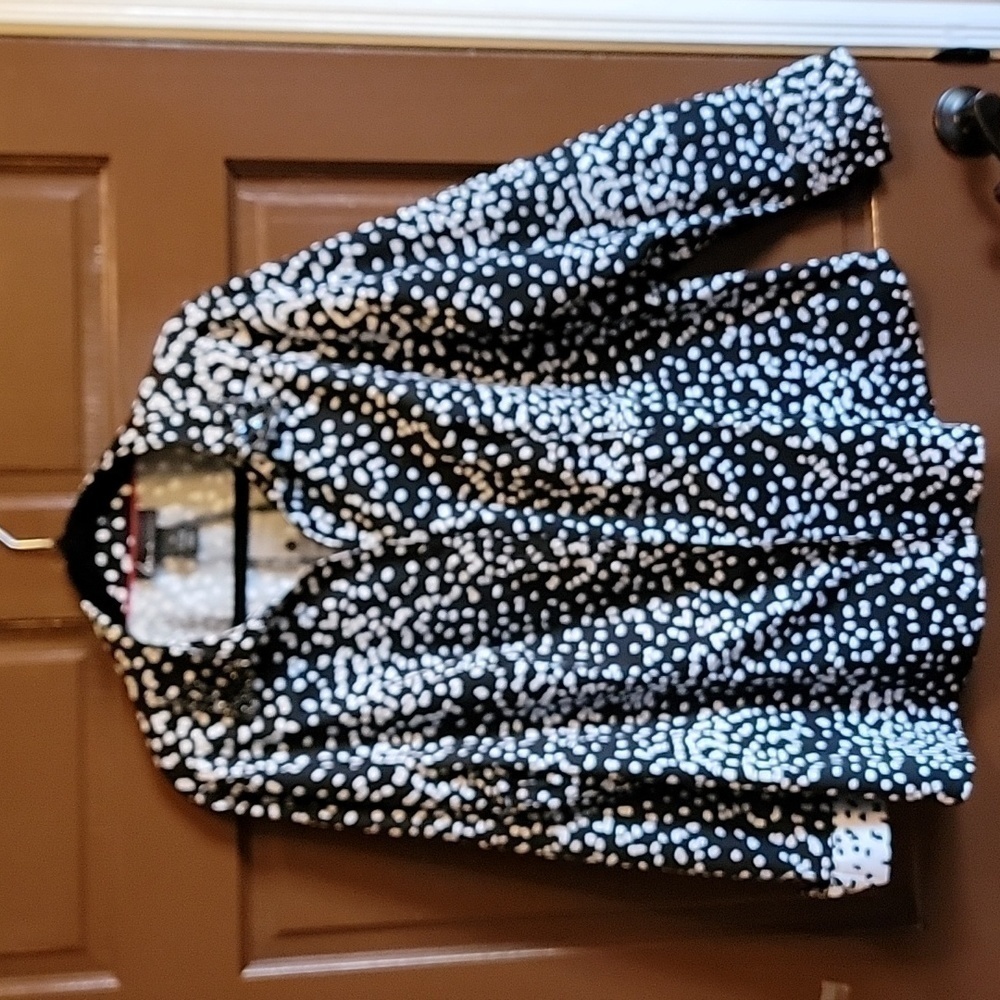 Lane Bryant- Blk/White long sleeved shirt, blk beading on collar. Size 20. NWT.